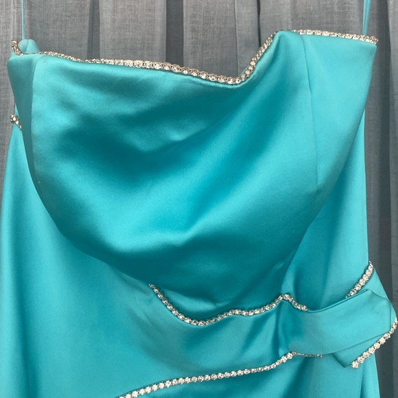 Prom Dress - Picture 2 of 4